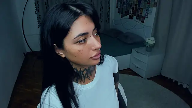 CharimgSabrina webcam