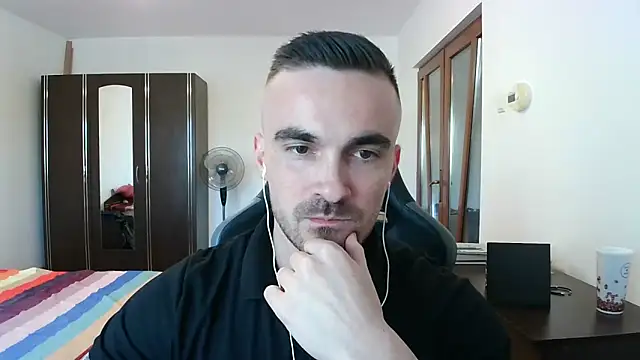 mu5clemania2 - Mu5clemania2's free webcam
