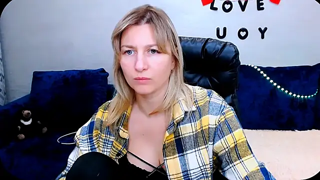 Incredible_Ariela webcam