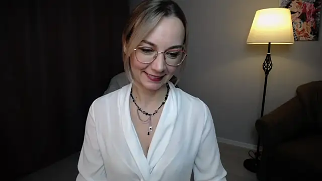 Ava_Elior