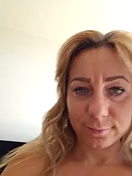 AngelaDesires webcam