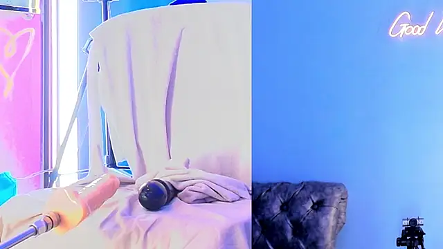 sashamonroe__ webcam