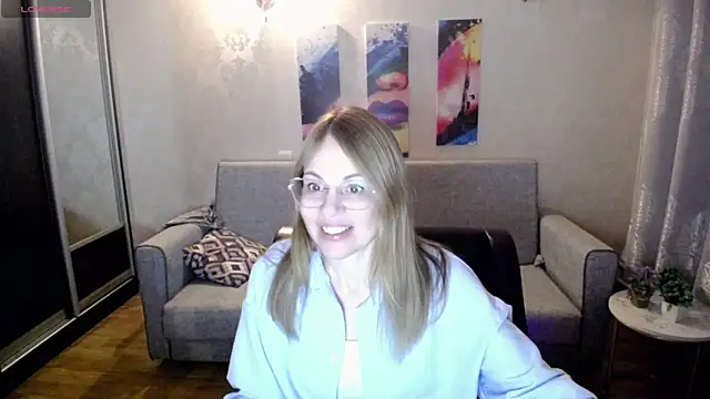 shy_hot_cat webcam