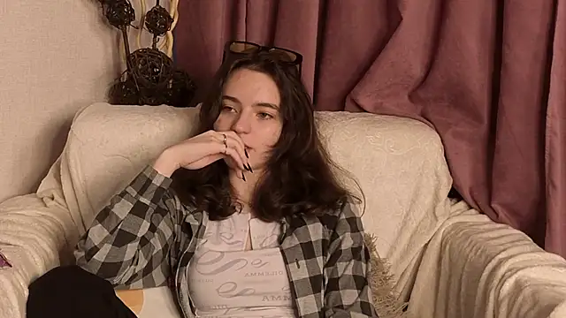 TarahCayne webcam