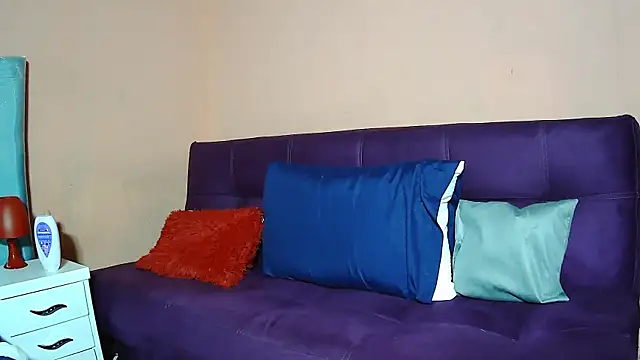 MissAsly webcam