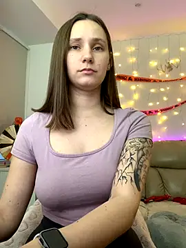 HotCaramellsTV webcam