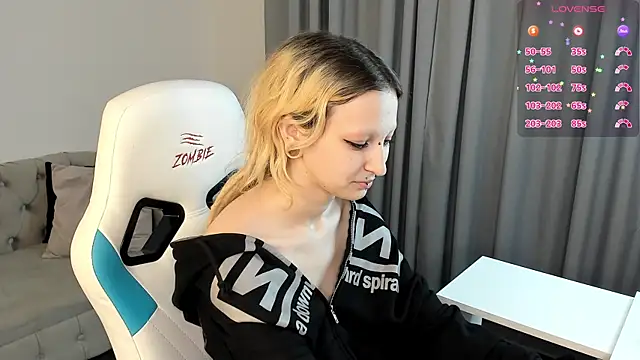 Lexy-Woorhez webcam