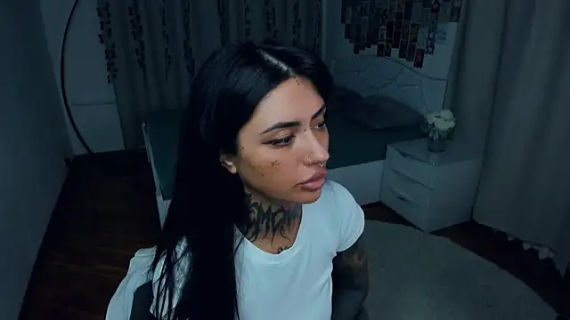 CharimgSabrina webcam