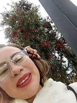 LaraCaliente webcam