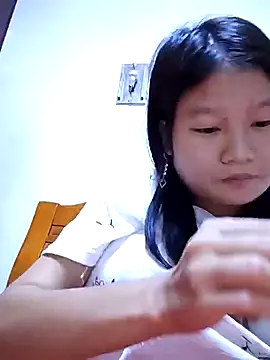 nghi-xinh webcam