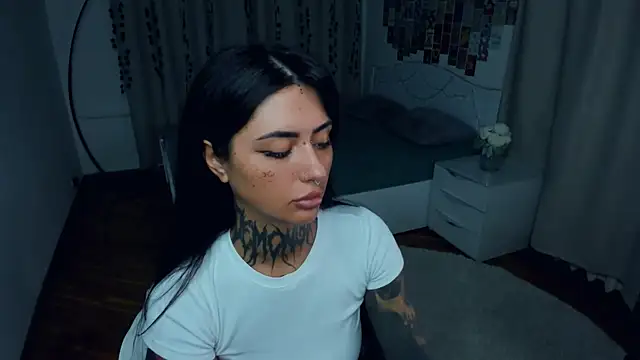 CharimgSabrina webcam