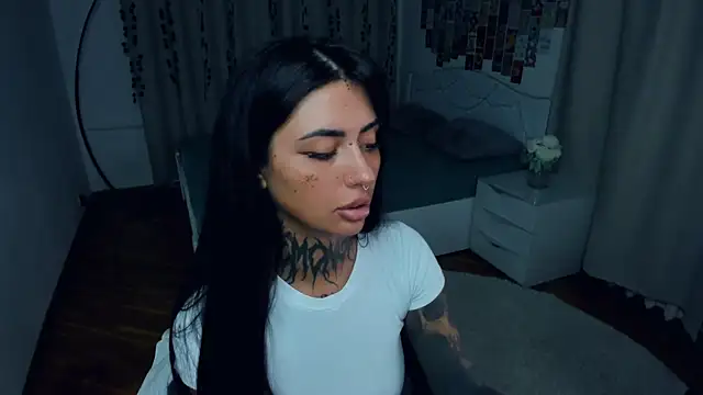 CharimgSabrina webcam