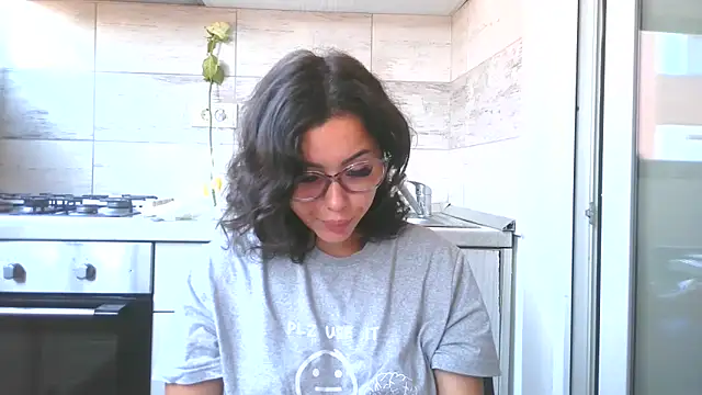 LovelyJulliette webcam