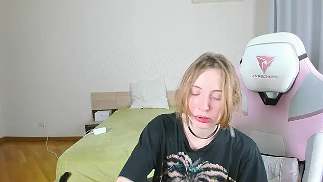 Cowell_Adelina webcam