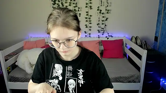 shy_elina01