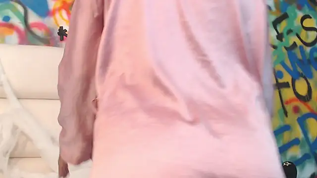 MilaaAdams webcam
