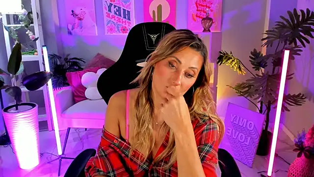 SarahAlluring webcam