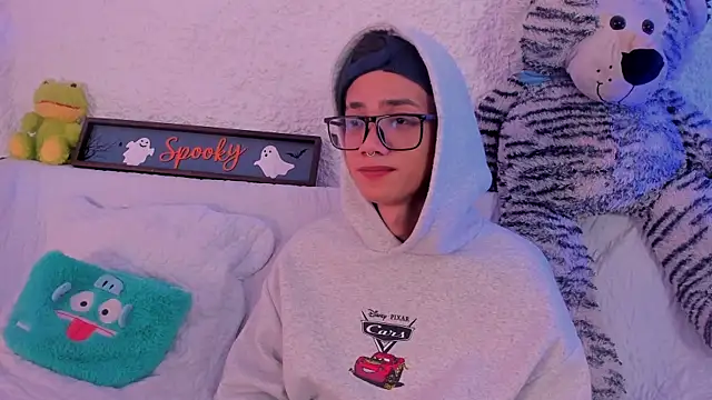 thiago_kinghot (M twink) - show armpit