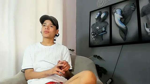camillo_virgil (M twink) - Ride dildo + red ass🍑🔥🍆