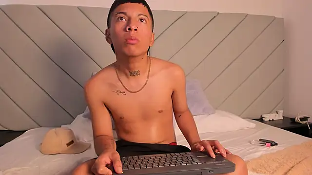 little_kris1 webcam