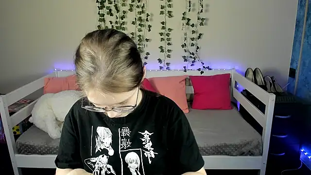 shy_elina01