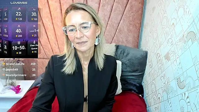 Issa_Milf__ webcam