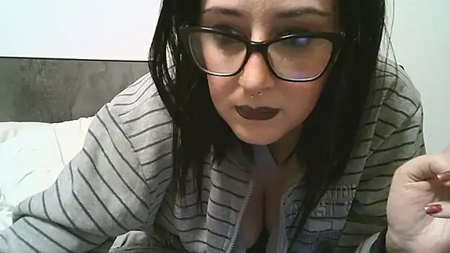 LaDamaNeraa webcam