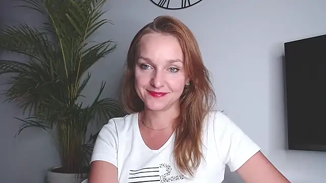 AliciaDesire webcam