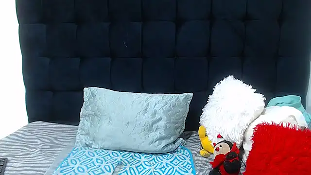 TaurusClitCake webcam