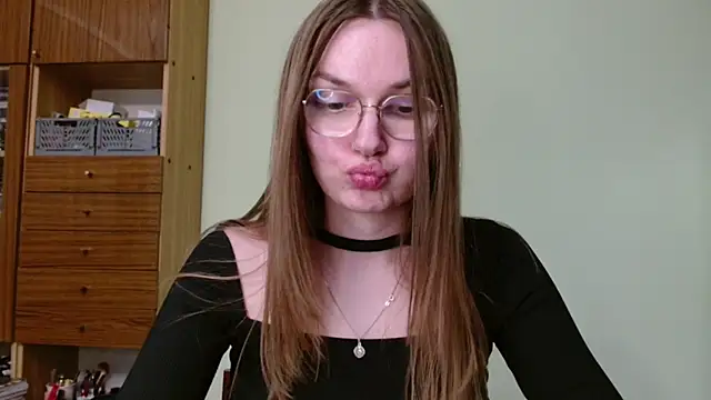 LooveELLYx webcam