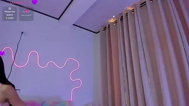 alahia_sweet webcam