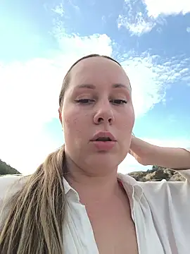 Mona_Plus webcam