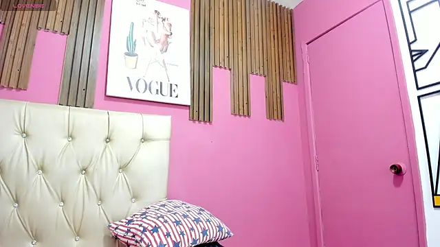 Lucia_Spear webcam