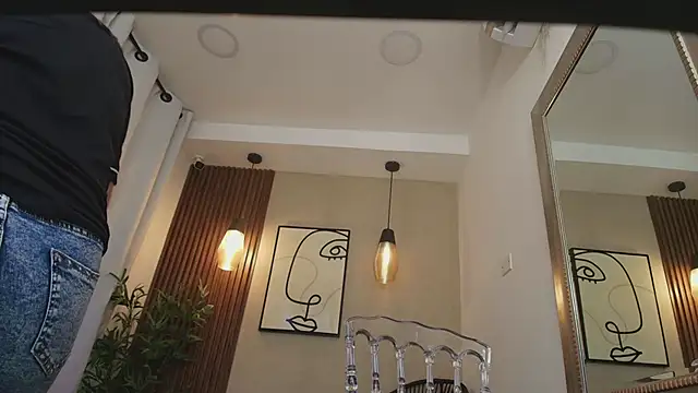 Sharlotte_Milk webcam