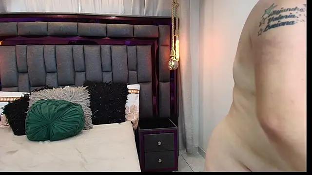 AdelineFiore webcam
