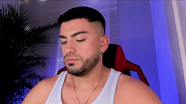 Alexander_Diiaz webcam