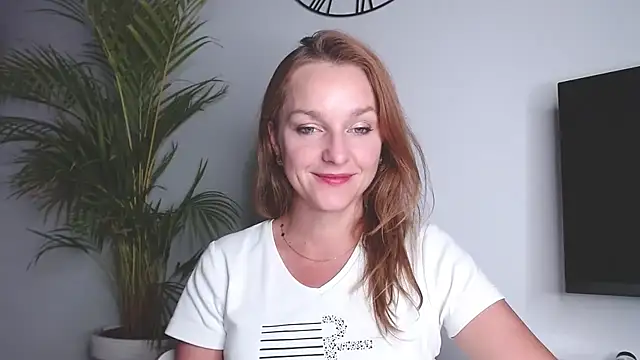 AliciaDesire webcam