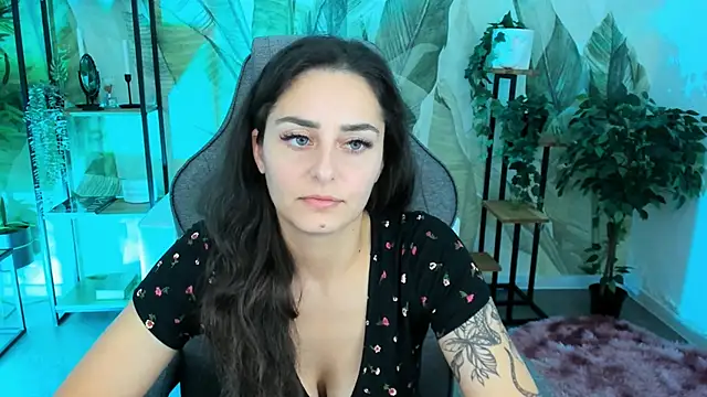 ValeriiMills webcam