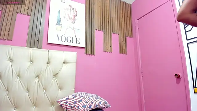 Lucia_Spear webcam