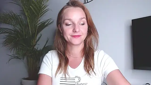 AliciaDesire webcam
