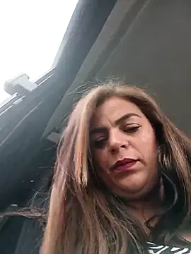 Mia-Glow webcam