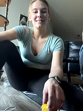 AllesandraLove webcam