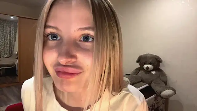 VictoriaMystery webcam