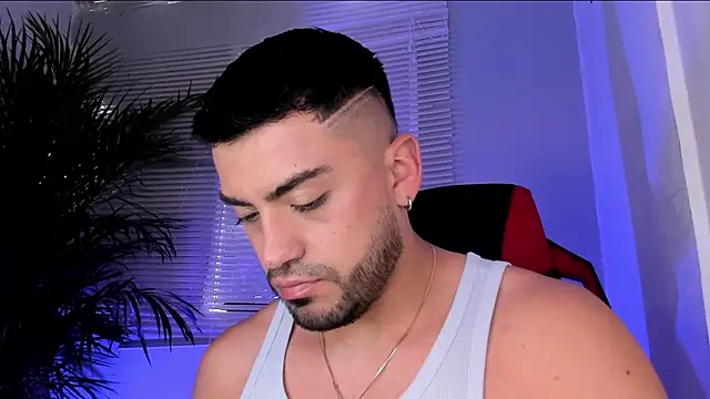 Alexander_Diiaz webcam