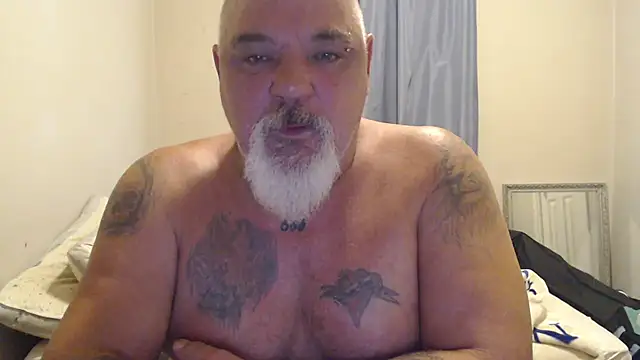 Newfiesausage1972 webcam