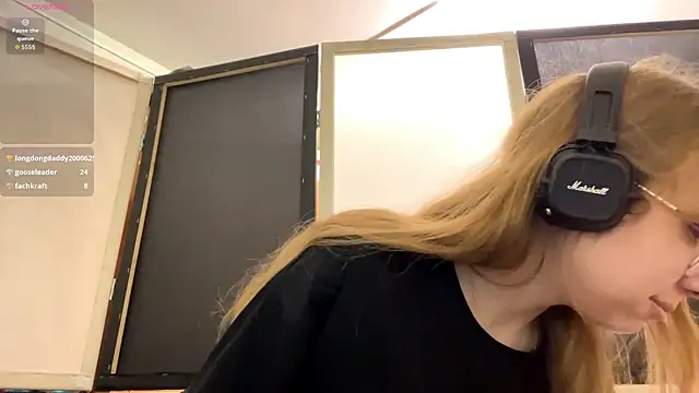 JuneCooper webcam