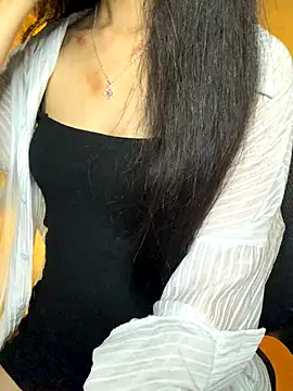 Nhinhi18 webcam