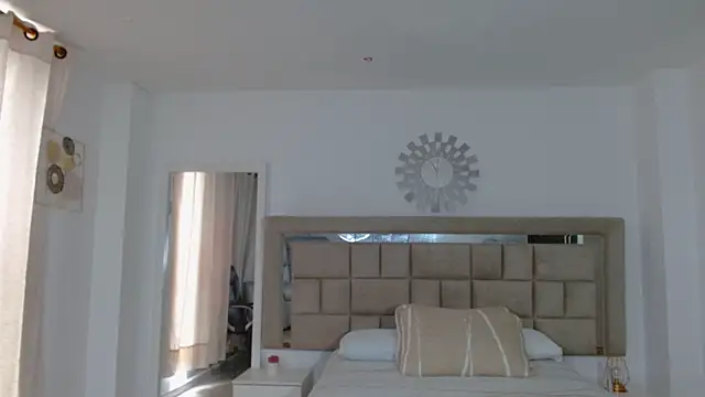 zoecruzz webcam
