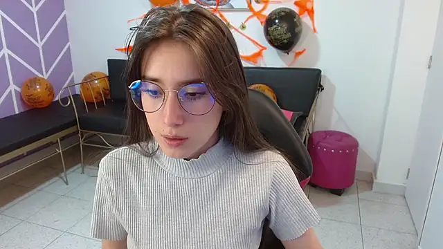 Adhara_Kitten webcam