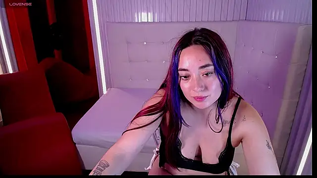 NiaCherry webcam
